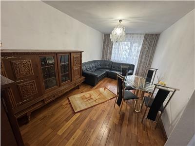 Apartament cu 4 camere de inchiriat in Alba Iulia Cetate M-uri