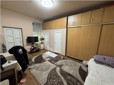 Apartament pretabil si pentru spatiu comercial de vanzare in Alba Iulia