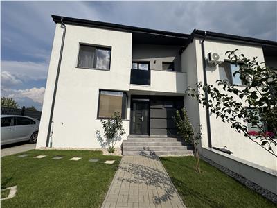 Casa insiruita - colt  de vanzare in Alba Iulia